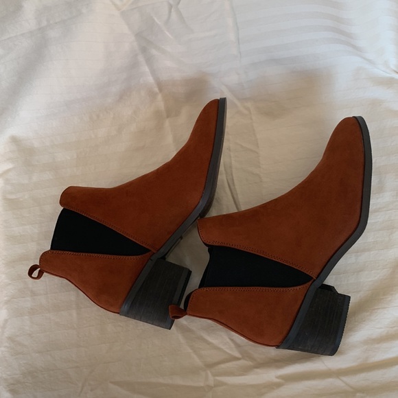 Forever 21 6 Ladies Burnt Brown Ankle Booties NWOT - Picture 5 of 8